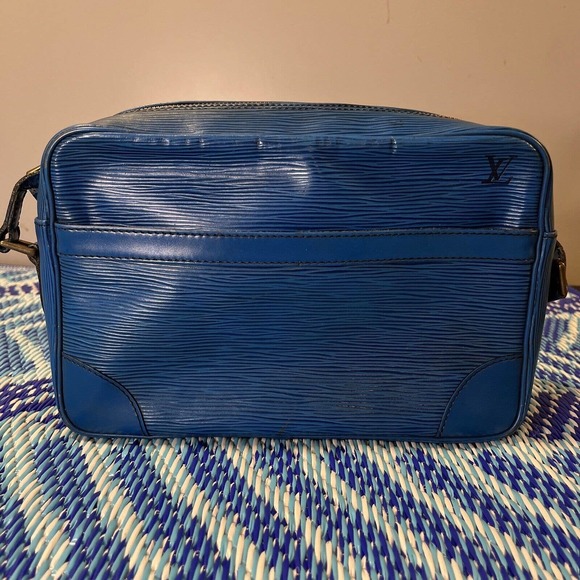 Authentic Louis Vuitton Epi Trocadero 27 Shoulder Cross Bag Blue M51315 LV 0135G - Picture 1 of 13